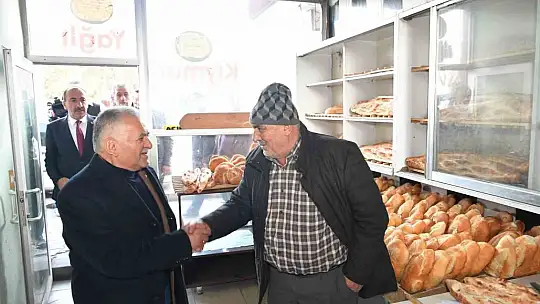 Büyükkılıç, Tomarza'da esnaf ve vatandaşla buluştu