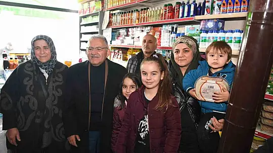 Büyükkılıç, Tomarza'da esnaf ve vatandaşla buluştu