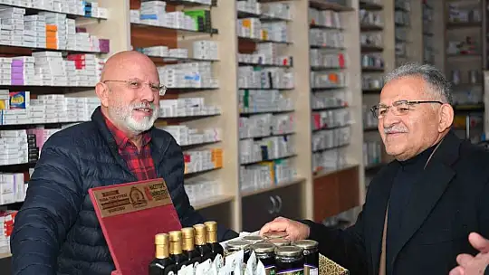 Büyükkılıç, Tomarza'da esnaf ve vatandaşla buluştu