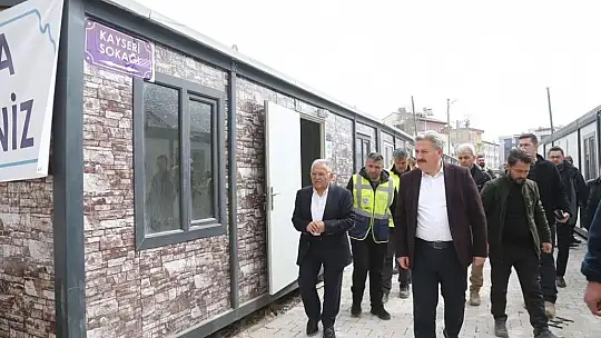 Büyükkılıç ve Vali Çiçek konteyner çarşıda incelemelerde bulundu