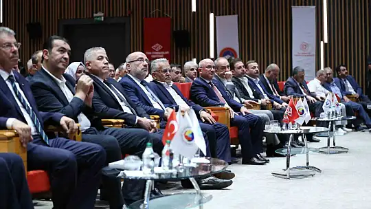 Büyükkılıç ve Vali Çiçek ile TSE-Sektör Buluşmaları'nda bir araya geldi