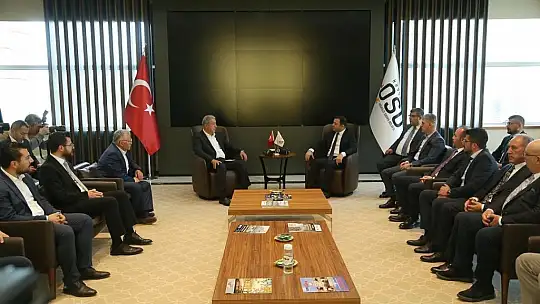 Büyükkılıç ve Bakan Akar Kayseri'nin iş dünyasıyla bir araya geldi