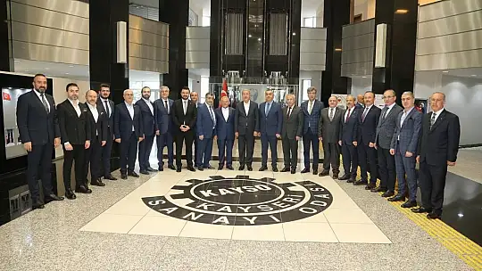 Büyükkılıç ve Bakan Akar Kayseri'nin iş dünyasıyla bir araya geldi