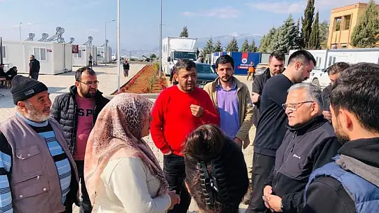 Büyükkılıç ve Meclis üyelerinden konteyner kent ziyareti