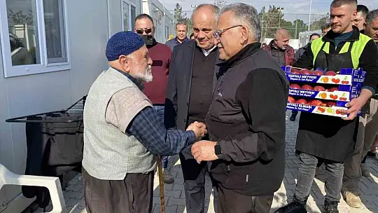 Büyükkılıç ve Meclis üyelerinden konteyner kent ziyareti