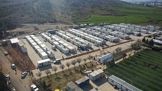 Büyükkılıç ve Meclis üyelerinden konteyner kent ziyareti