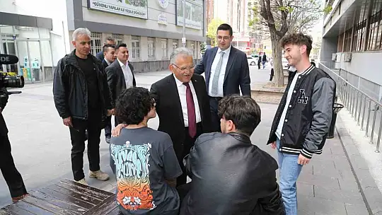 Büyükkılıç, personel ile birlikte öğle yemeği yedi