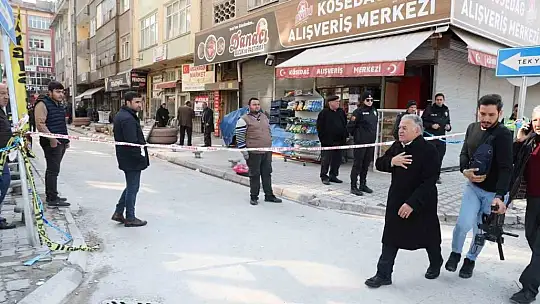 Başkan Büyükkılıç yurtlarda kalan depremzedeleri ziyaret etti