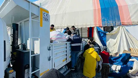 Kocasinan 104 personelle ve 41 araçla deprem bölgesinde