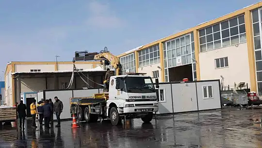 Kocasinan'dan deprem bölgesine mobil mutfak desteği