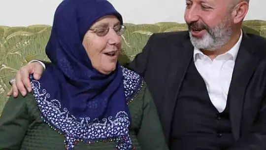 Çolakbayrakdar: 'Annelerimiz, baş tacımızdır'