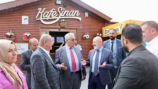 Çolakbayrakdar muhtarlarla bir araya geldi