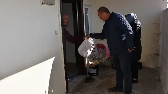 Çolakbayrakdar: Depremzede kardeşlerimizin her alanda ihtiyaçlarını karşılıyoruz