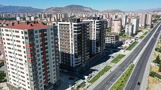 Çolakbayrakdar: 'Dönüşümle 2 bin 185 aile kışı sıcacık evlerinde geçiriyor'