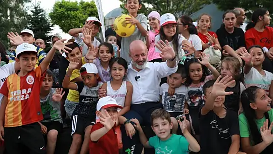 Çolakbayrakdar, 'Çocuklarımızın yüzü gülsün, mahalleler şenlensin'