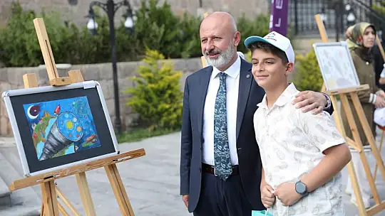 Çolakbayrakdar  gençlerimizin yanlarındayız