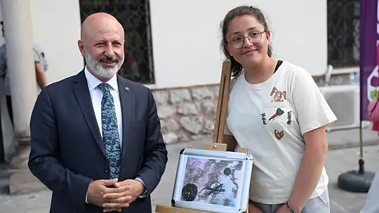 Çolakbayrakdar  gençlerimizin yanlarındayız