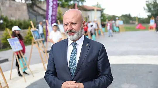 Çolakbayrakdar  gençlerimizin yanlarındayız