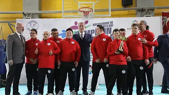 Kocasinan Belediyesi başarılı sporcuları altınla ödüllendirdi