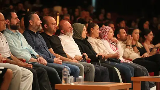 Başkan Çolakbayrakdar: 'Her zaman yanında olduğumuz gençler için ne yapsak azdır'