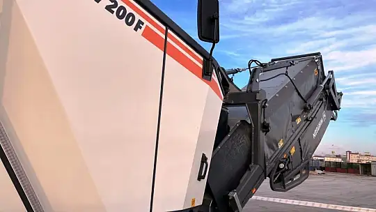 Çolakbayrakdar: 'Kayseri'de ilk ve tek olan asfalt freeze aracını filomuza ekledik'