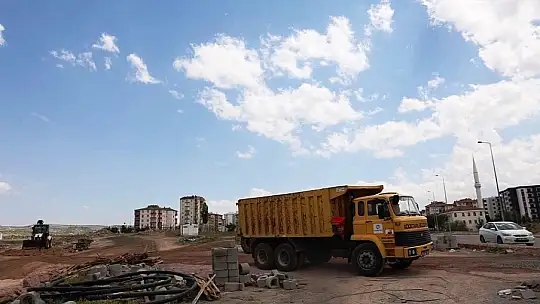 Çolakbayrakdar 'İnsanı yaşat ki devlet yaşasın'