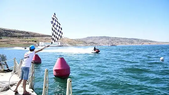 Çolakbayrakdar 'Kocasinan, Türkiye'nin su sporları merkezi olacak'