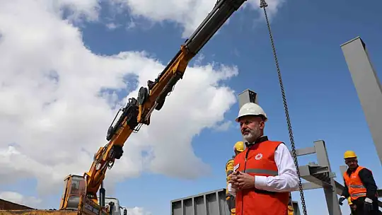 Çolakbayrakdar, 'Kendi kendine yeten bir belediye olduk'
