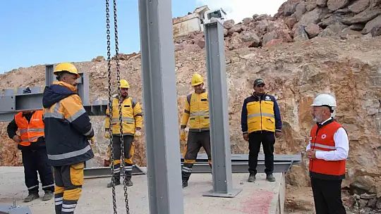 Çolakbayrakdar, 'Kendi kendine yeten bir belediye olduk'