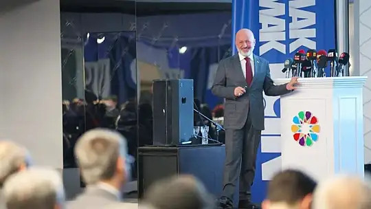 Çolakbayrakdar: 'Şehri geleceğe taşıyacak bir vizyon ile çalışıyoruz'