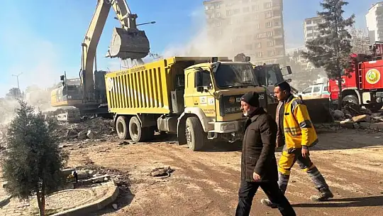 Çolakbayrakdar: 'Son yaralar sarılana kadar afet bölgesindeyiz'