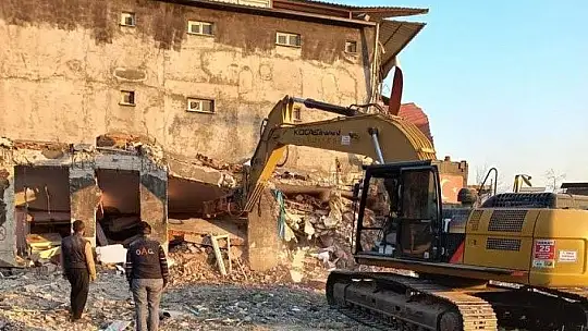 Çolakbayrakdar: 'Son yaralar sarılana kadar afet bölgesindeyiz'