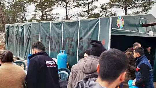 Kocasinan Belediyesi deprem bölgesinde yaraları sarıyor