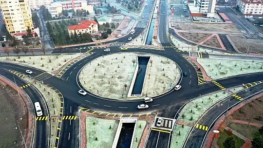 Çolakbayrakdar: 'Yol medeniyettir anlayışıyla ulaşımda çağ atlamaya devam ediyoruz'