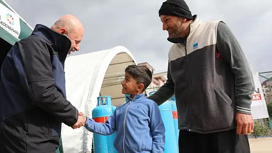 Kocasinan'ın mobil fırını günlük 16 bin ekmek dağıtıyor