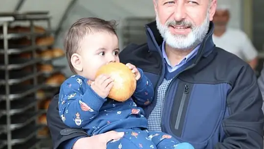 Kocasinan'ın mobil fırını günlük 16 bin ekmek dağıtıyor