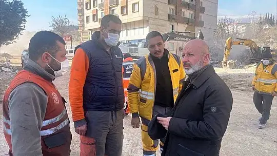 Çolakbayrakdar, deprem bölgesindeki çalışmaları kontrol etti