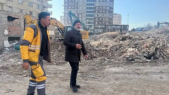 Çolakbayrakdar, deprem bölgesindeki çalışmaları kontrol etti