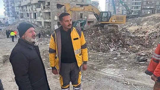 Çolakbayrakdar, deprem bölgesindeki çalışmaları kontrol etti