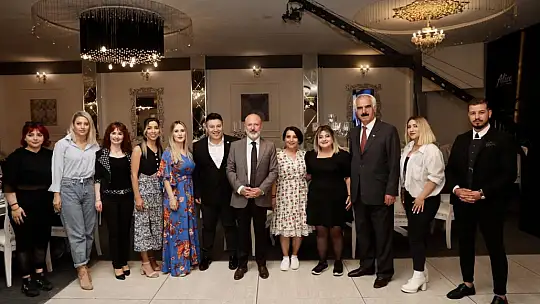 Çolakbayrakdar, deprem bölgesinde çalışanlara teşekkür etti