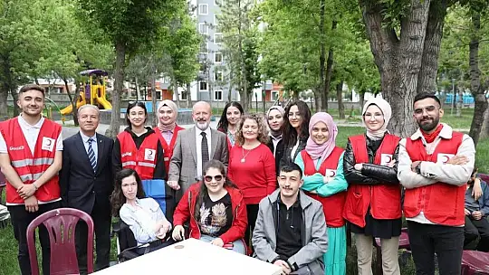 Çolakbayrakdar, 'Engelsiz yaşam için engellilerin her zaman yanlarındayız'