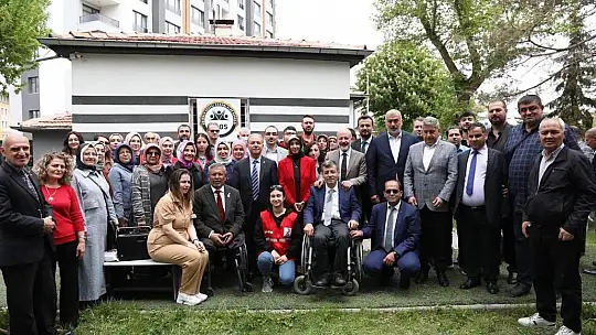 Çolakbayrakdar, 'Engelsiz yaşam için engellilerin her zaman yanlarındayız'