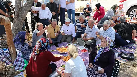 Çolakbayrakdar Ve Vatandaşlar Pilav Şenliğinde Bir Araya Geldi