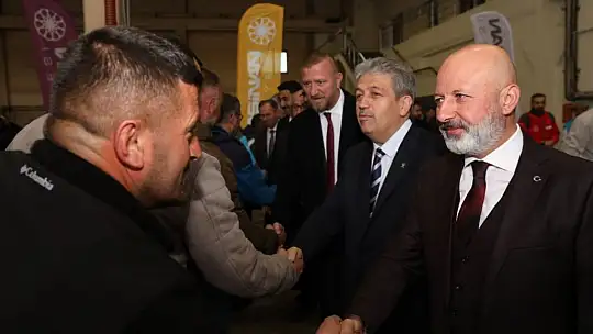 Çolakbayrakdar, belediye personeliyle bayramlaştı