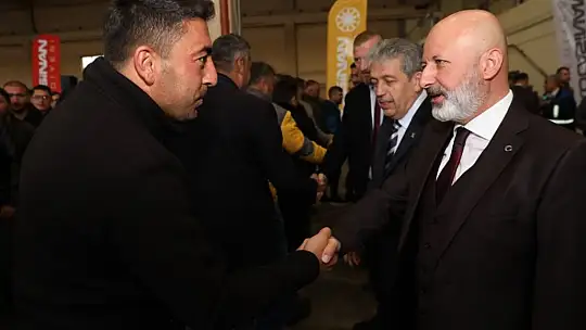 Çolakbayrakdar, belediye personeliyle bayramlaştı