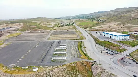 Çolakbayrakdar kurban kesim yerinde incelemelerde bulundu