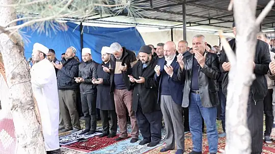 Çolakbayrakdar 'Yağmur ve Şükür Duası' programında vatandaşlarla buluştu