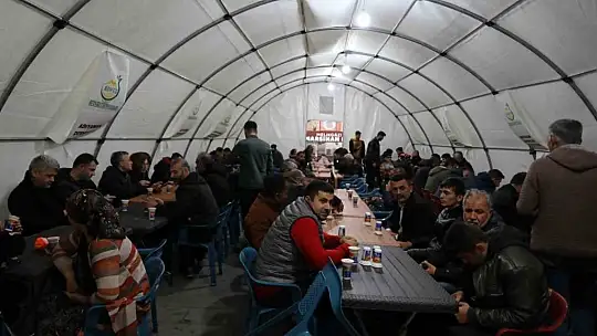 Palancıoğlu, Adıyaman'da depremzedelerle iftar sofrasında buluştu