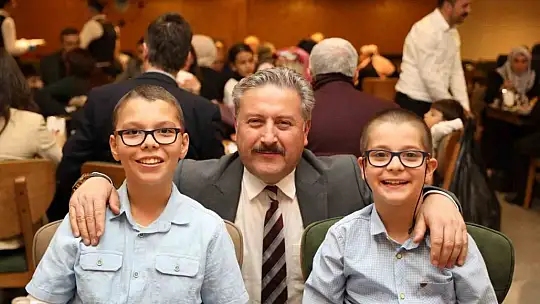 Palancıoğlu, belediye meclis üyeleriyle iftarda bir araya geldi