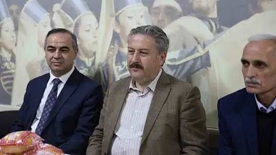 Palancıoğlu, Birleşik Kafkasya Derneği'nde depremzedelerle bir araya geldi